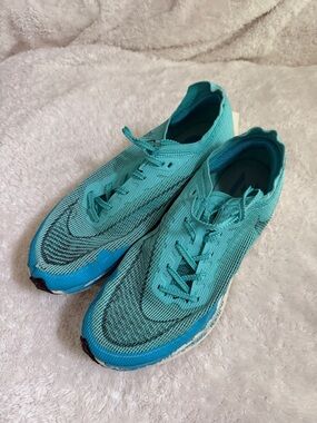 Nike Women's Aqua/Teal Flyknit Running Shoes